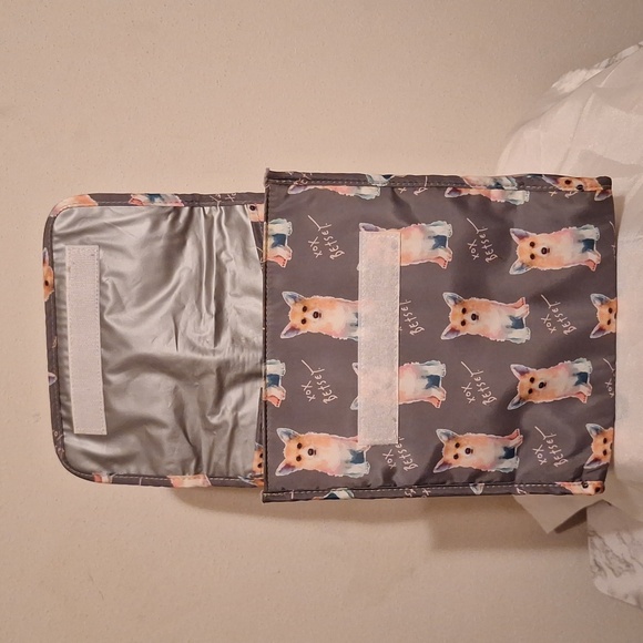 Betsey Johnson Corgi Insulated Travel Lunchbag - Picture 4 of 8